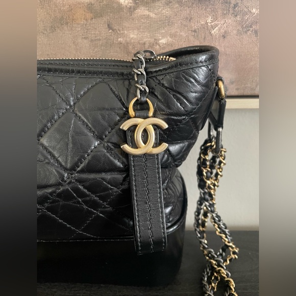 Chanel Gabrielle Hobo Quilted Aged Calfskin in Medium - Picture 2 of 16